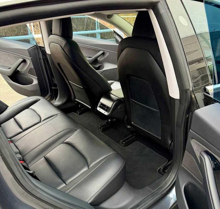 Аренда Авто Tesla Model 3 два мотора 54кВт Днепр