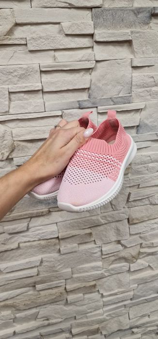 Wsuwane buty dziewczęce z oddychająca siateczka 30