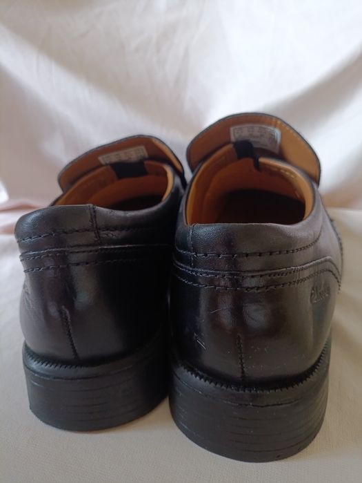 Туфлі Clarks чоловічі шкіра 42,5(28,5см)Туфлі Geox 44 (29,5) шкіра.