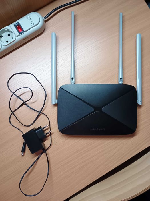 Комп HP EliteDesk 800 G2 + монітор Fujitsu B22W-6 + роутер Mercusys