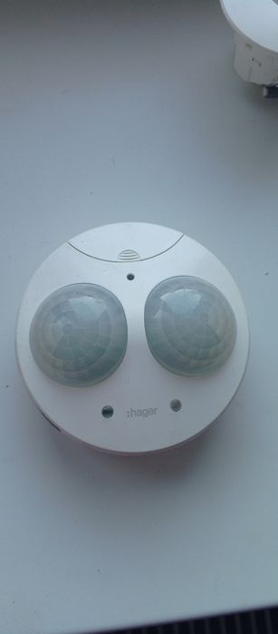 Датчик руху і присутності