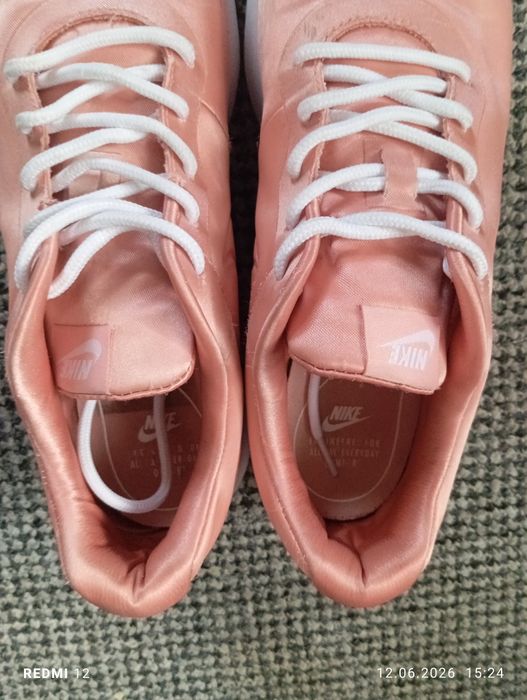 buty damskie satynowe Nike Tanjun Premium r. 42,5