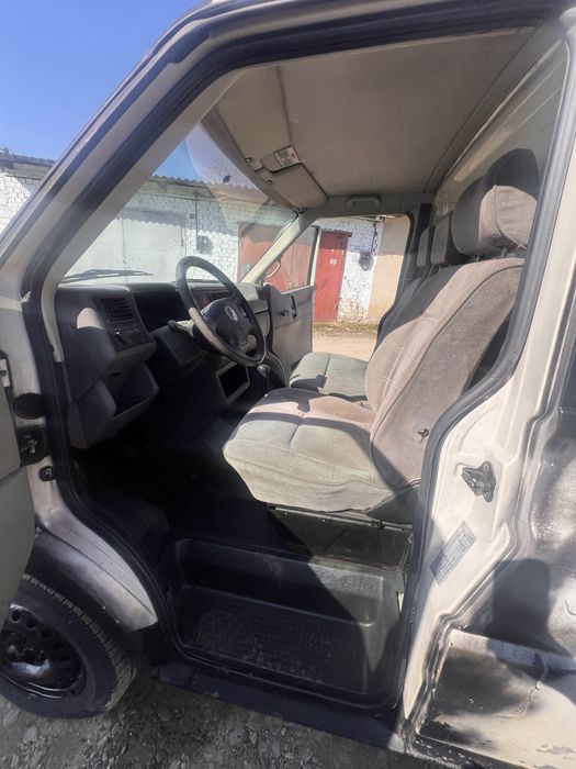 Бус VW Transporter