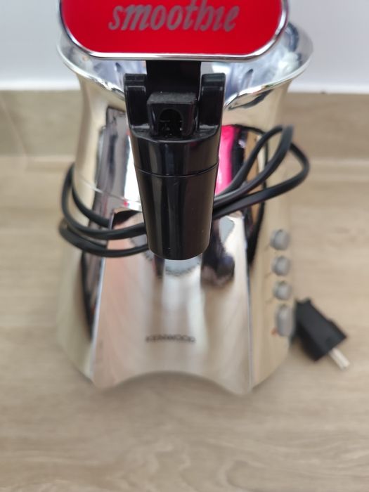 Liquidificador Kenwood com torneira