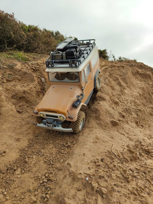 FMS Toyota FJ40 - Scale Crawler