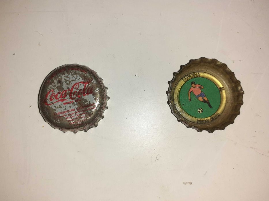 Tampas ( caricas ) Coca Cola com desenhos de jogadores futebol