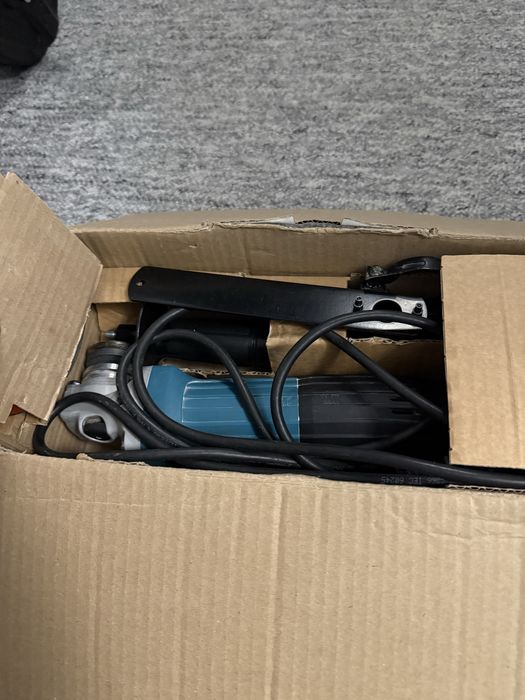 Болгарка Makita (кутова шліфмашина)  GA5030