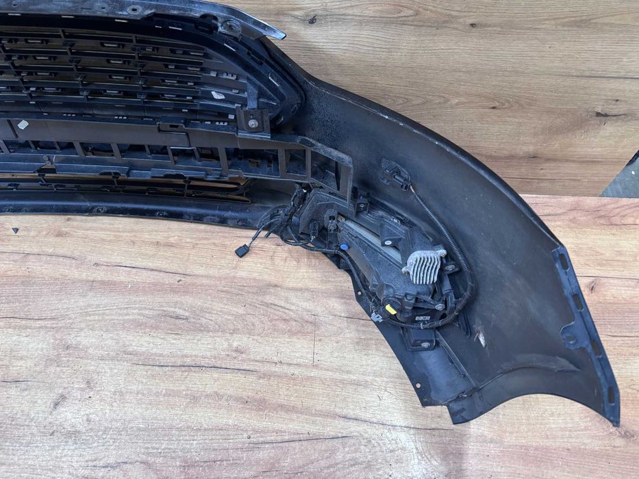 Zderzak przedni Ford Modeno Mk5 4x pdc kolor bc