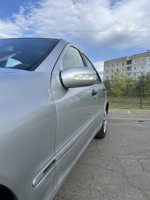Mersedec benz c-klas w203 2002 року