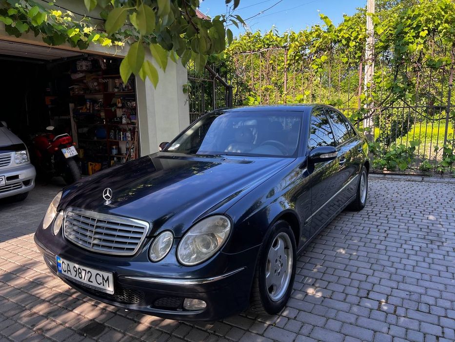 Mercedes W211 E270