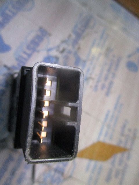 Comando / botão / interruptor multifunções HYUNDAI Accent II Sedan (LC