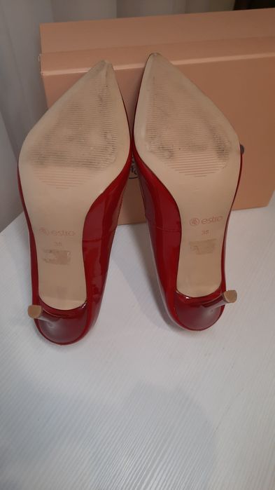 Червоні лакові туфлі Estro 38 розміру