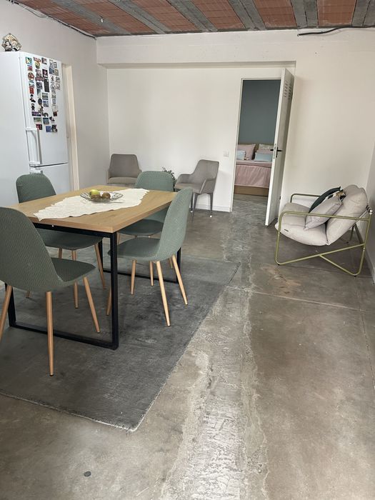 Arrenda-se apartamento T1 +1 mobilado.