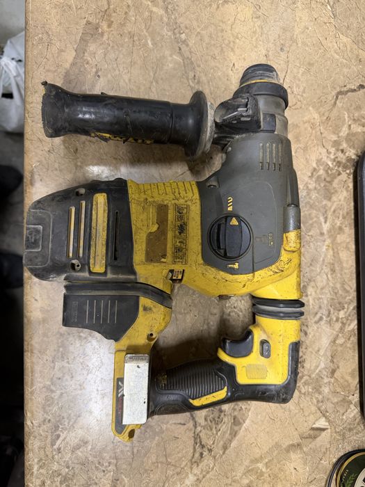 Młotowiertarka DeWalt plus ladowarka i bateria