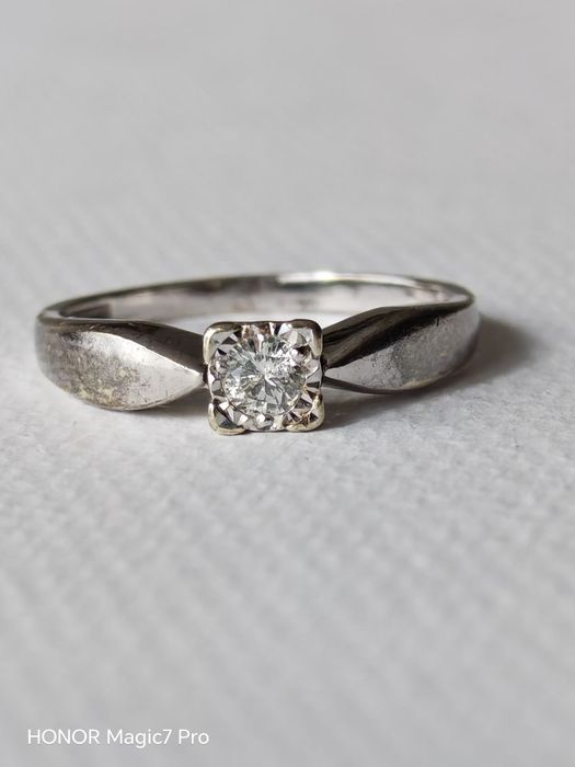 Pierścionek, złoto 9k, brylant 0,12ct.