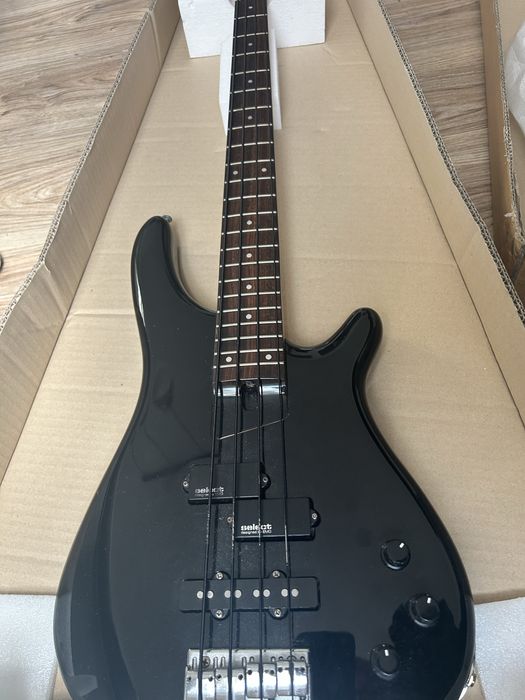 Gitara basowa Fernandez