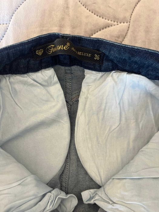 Femenne jeans booty-lifting effrct