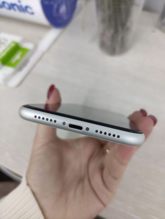 Смартфон iPhone XR
