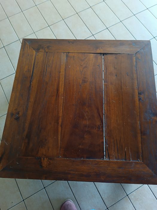 Mesa de centro  em madeira