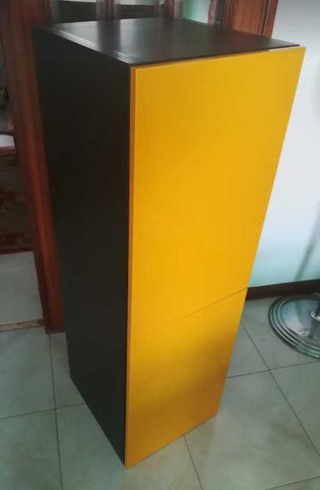 Combinação"BESTÃ"Armário parede preto/amarelo  120x42x38cm