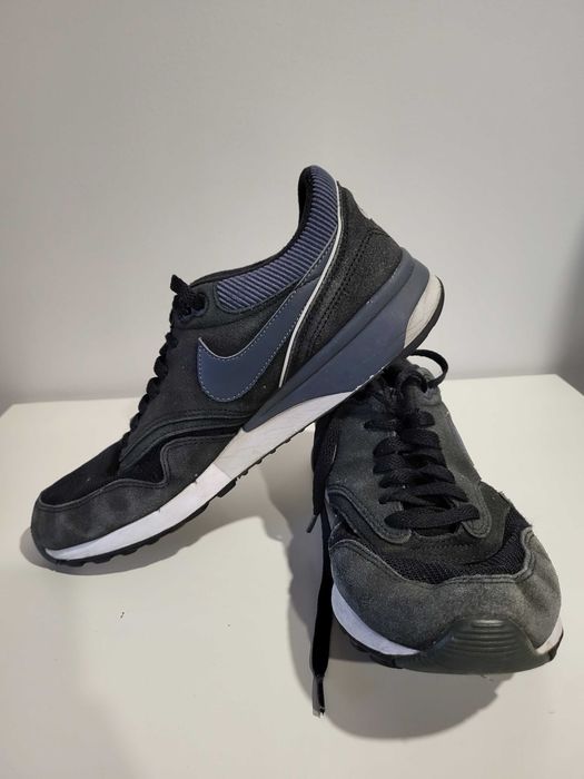 Sapatilhas Nike Escuras