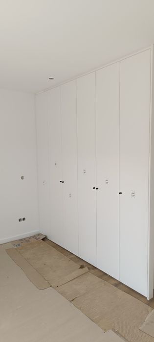 Ofereço serviços de carpintaria de limpo