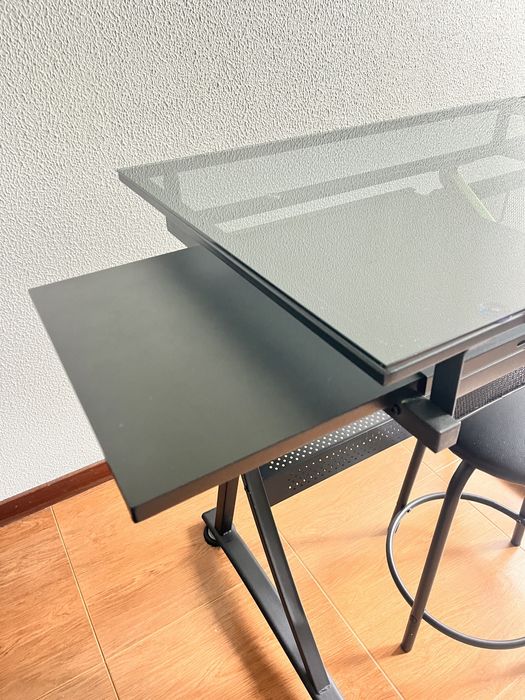 Conjunto secretária e banco