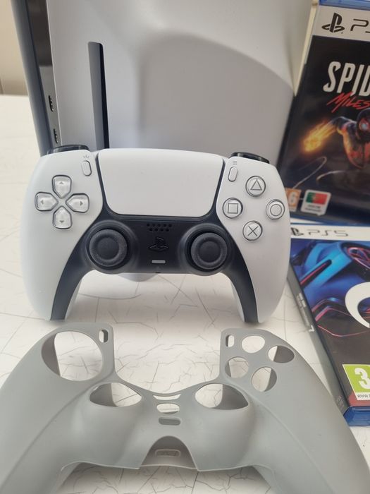 Ps5 pro 2Tb Garantia até 2029 + jogos + extras - Aceito retomas de valor inferior + acerto monetário da parte do comprador  !!