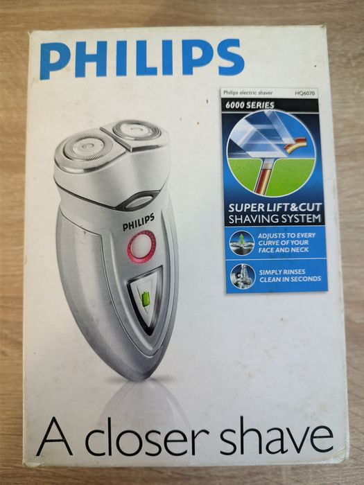 Електробритва Philips HQ6070
