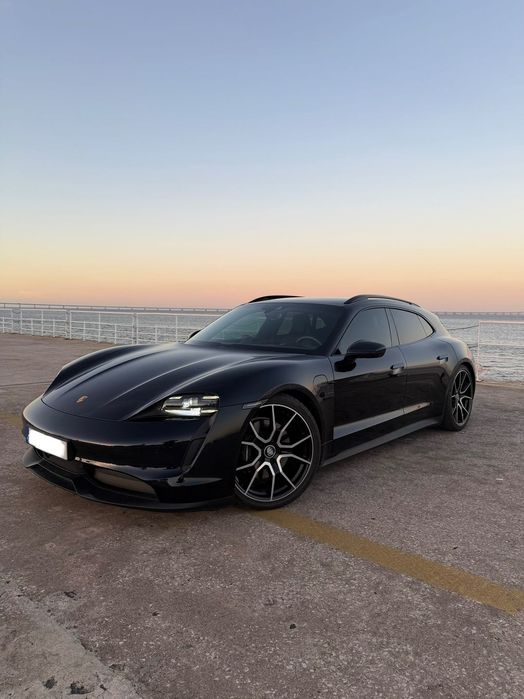 Porsche Taycan Sport Turismo Black Edition