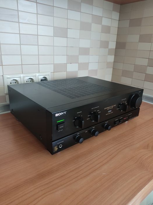 Integrated stereo amplifier Sony TA-F270