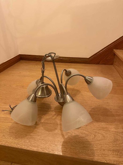 Candeeiros metálicos com 6 lâmpadas