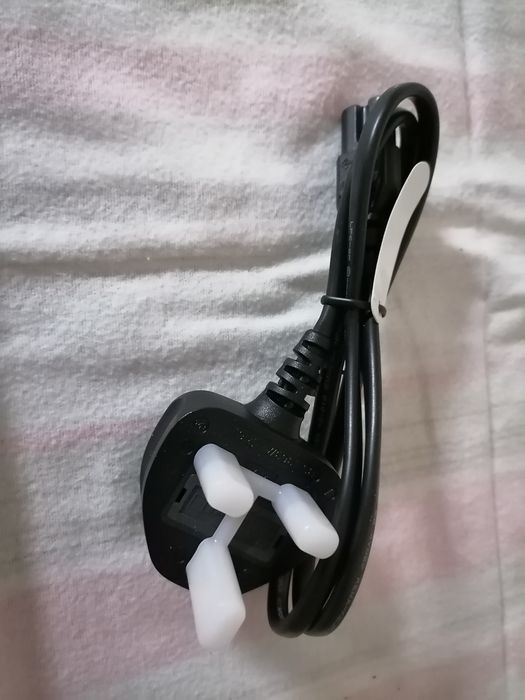 Tomada de 3 pinos - Novo