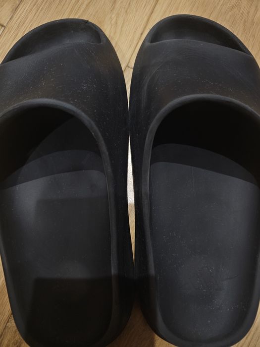 Klapki adidas yeezy r37