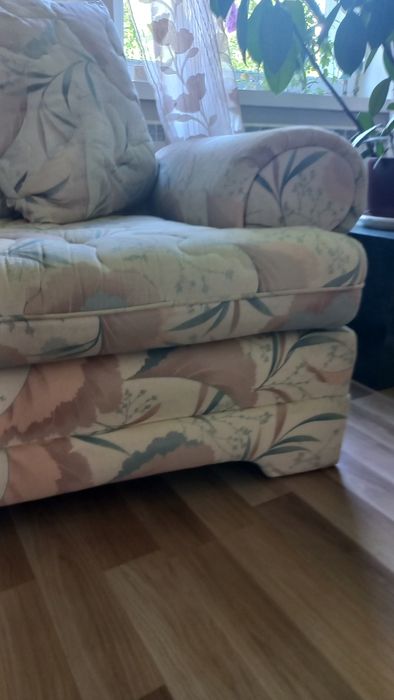 Sofa dwuosobowa wielokolorowa