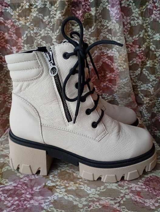 Botki damskie ze skóry naturalnej .