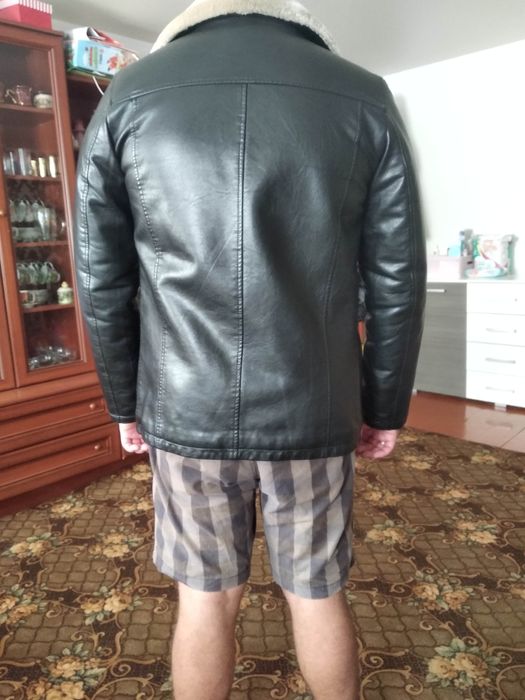 Продам куртку зимову!