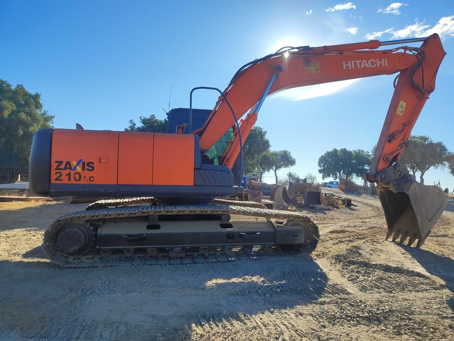 Escavadoura Hitachi 210LC