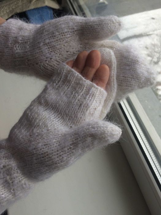 Теплые варежки и шапка из ангоры