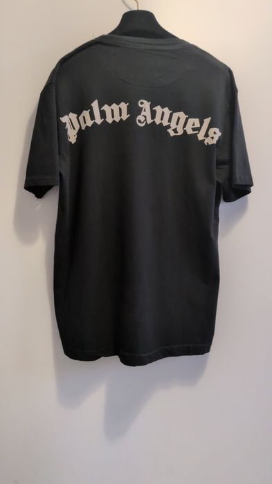 Czarny T-shirt z gotyckim nadrukiem logo Styl Streetwear