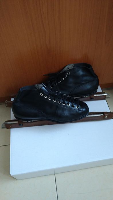 Конькобежные коньки.