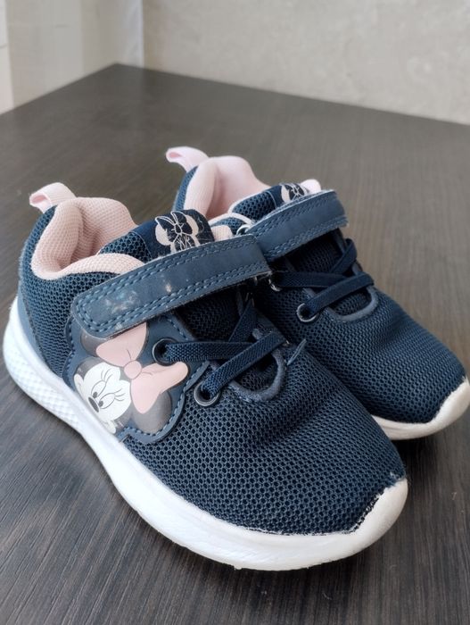 Кросівки для дівчинки 24р