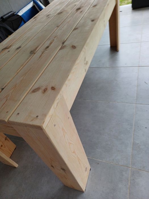 Duży stół  sosonowy