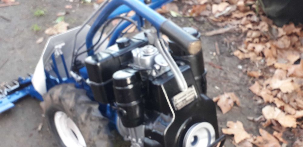 motoceifeira\gadanheira S.E.P. com motor lombardini a gasoleo.