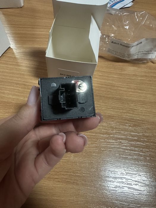 Кнопки салону Passat B6