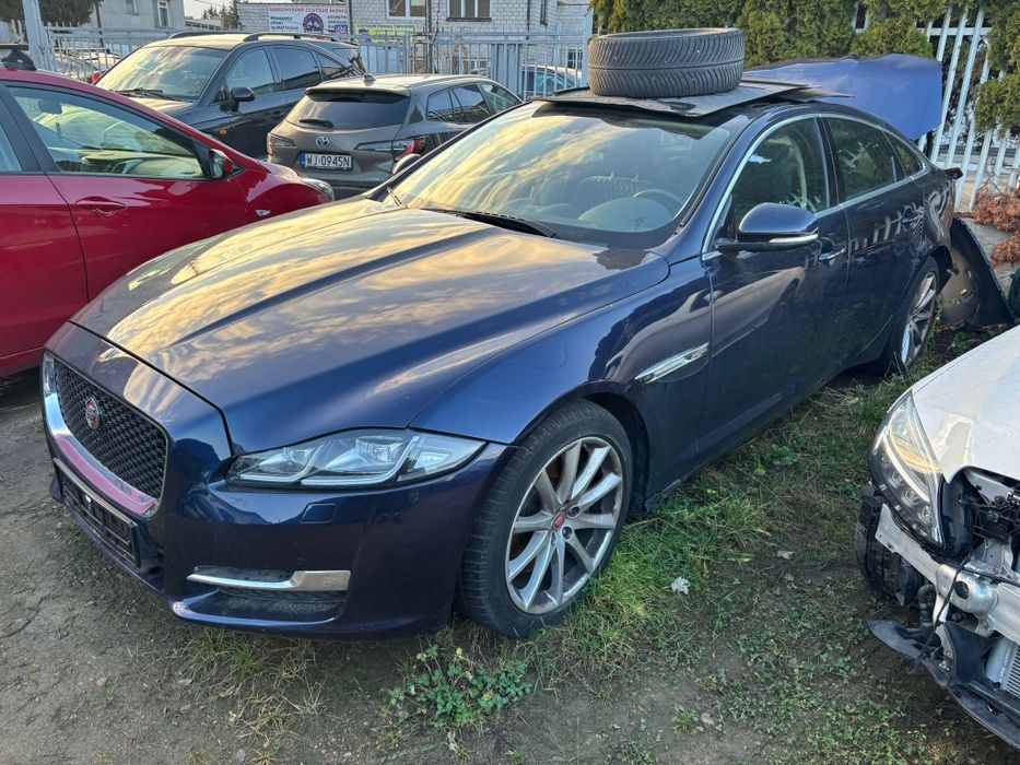 Jaguar xj 2017 mały przebieg