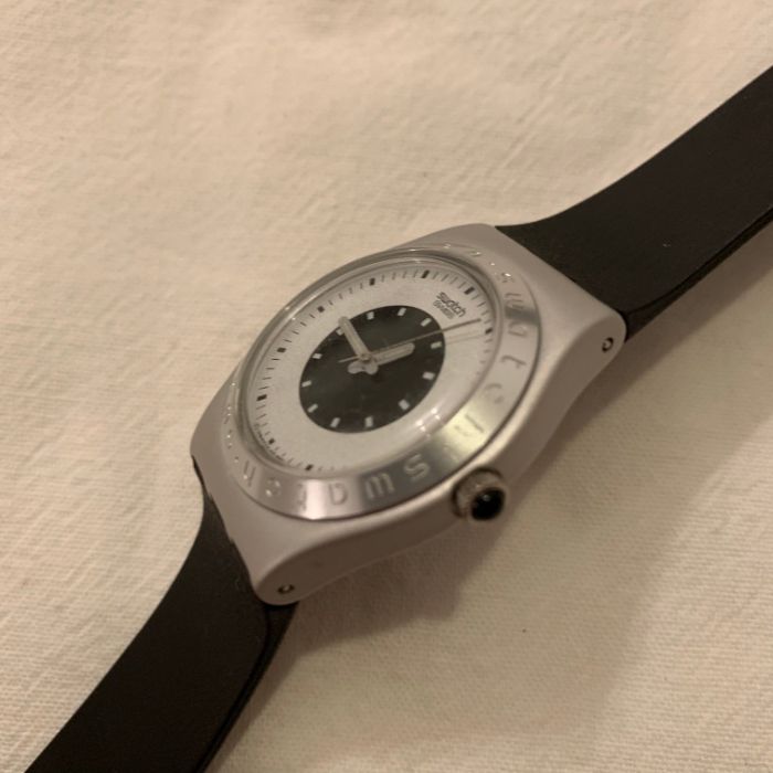 Relógio Swatch Irony em alumínio