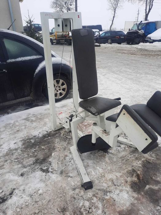 Sprzęt siłowy- maszyny treningowe - SIŁOWNIA