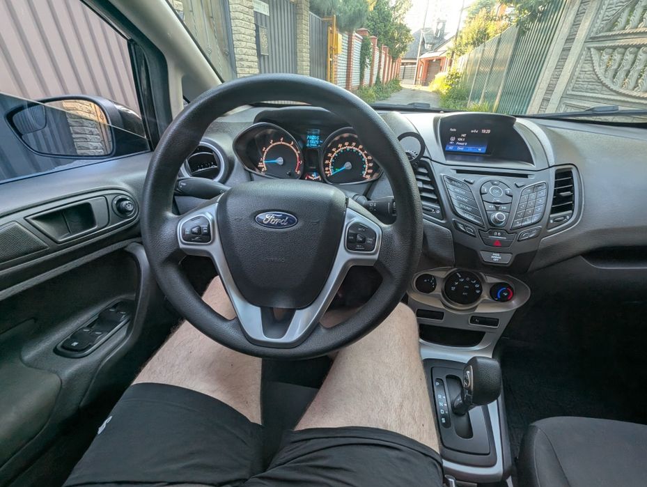 Ford Fiesta 2018 VIN 3FADP4BJ0JM108228 фото оголошення 18 з 20