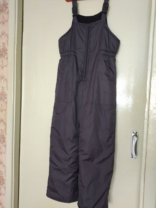 Продам зимние штаны на лямках.